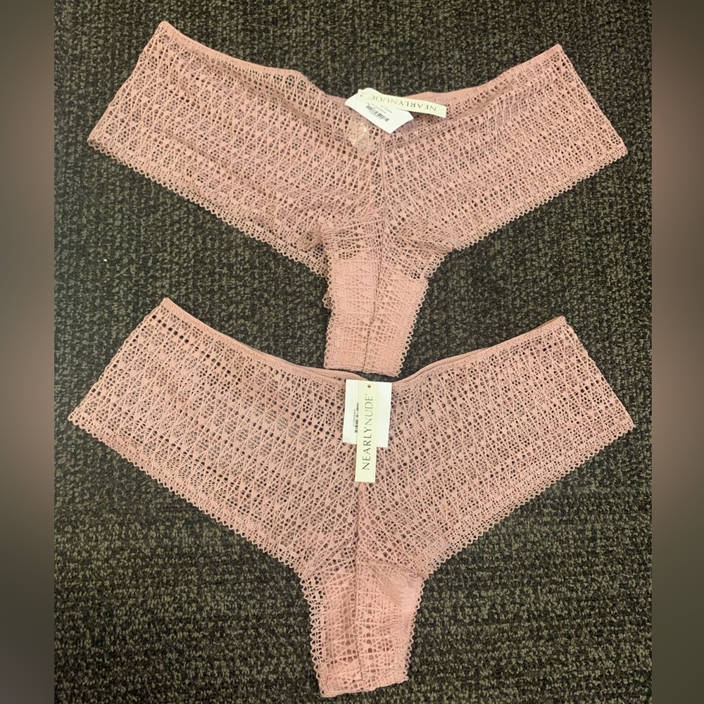 Nearly nude panties (2 pieces)